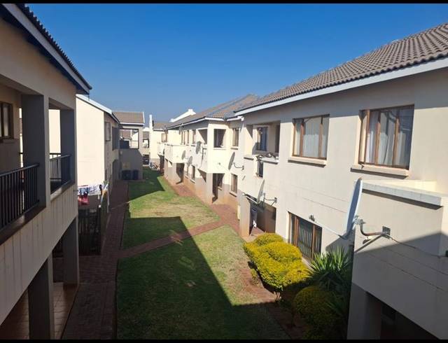 2 BEDROOM APARTMENT FOR SALE IN HESTEAPARK